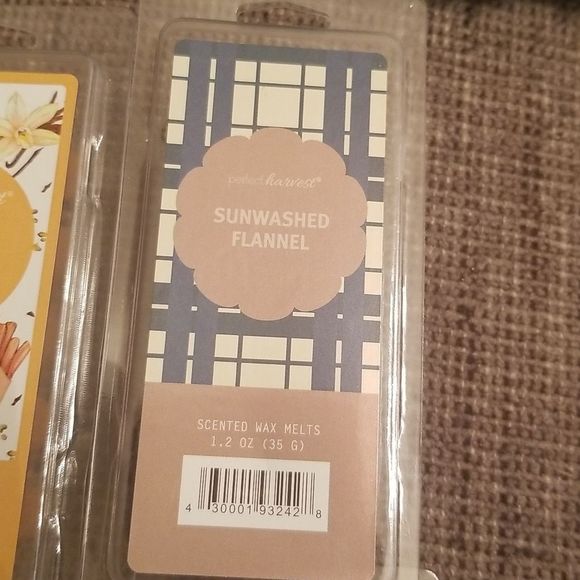 Perfect Harvest Wax Melts Set of 4! Sweetie Pie,Sunwashed Flannel, Sugar Churros - Picture 6 of 7